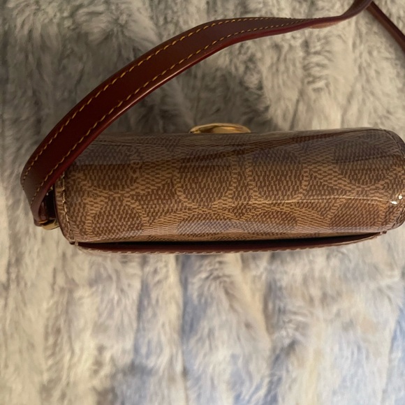 Brown Leather Crossbody Bag - Picture 4 of 8